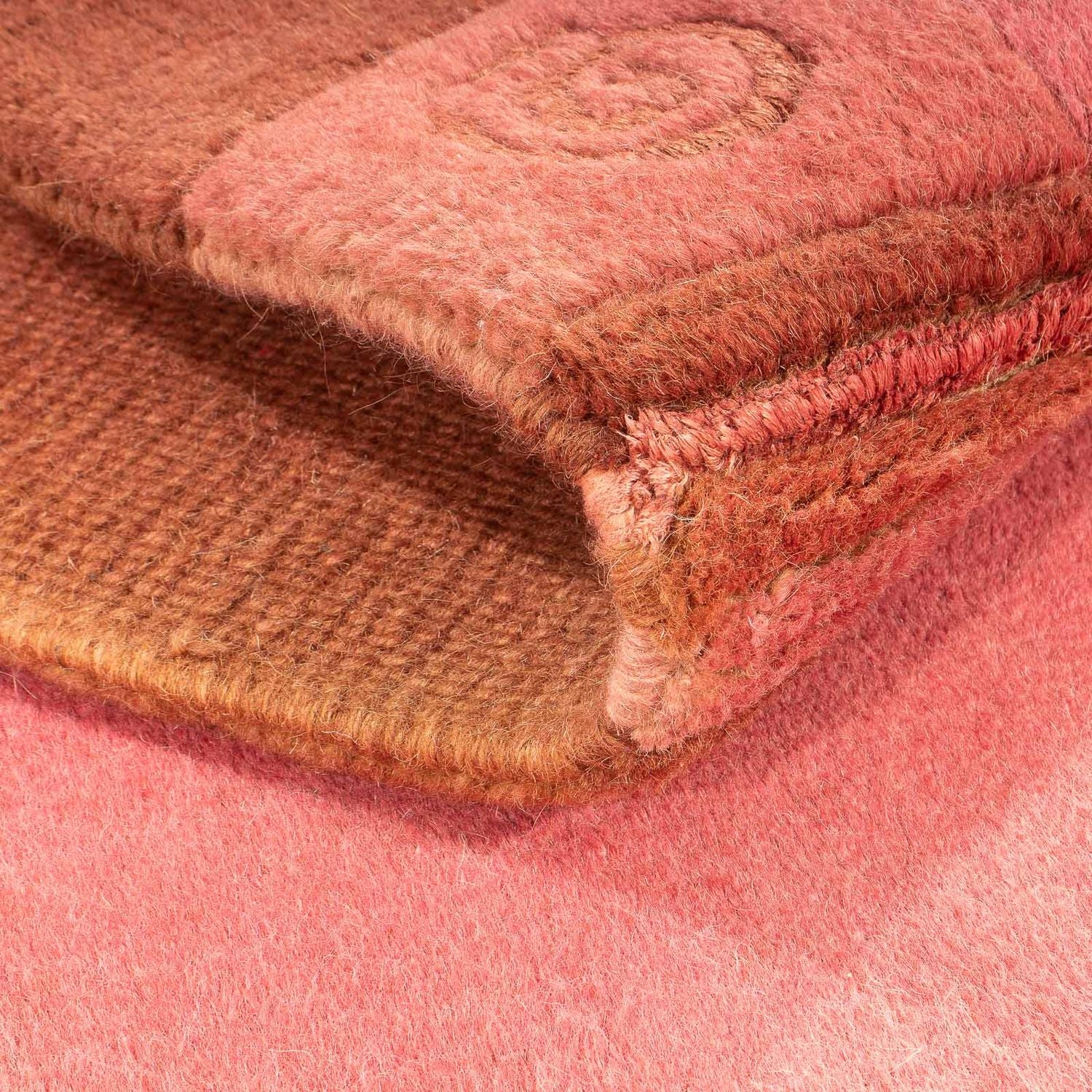 Nepal Teppich 231 x 81 cm - rosa