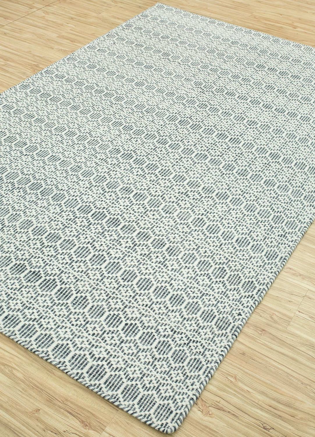 Wollteppich - 450 x 360 cm - lindengrün