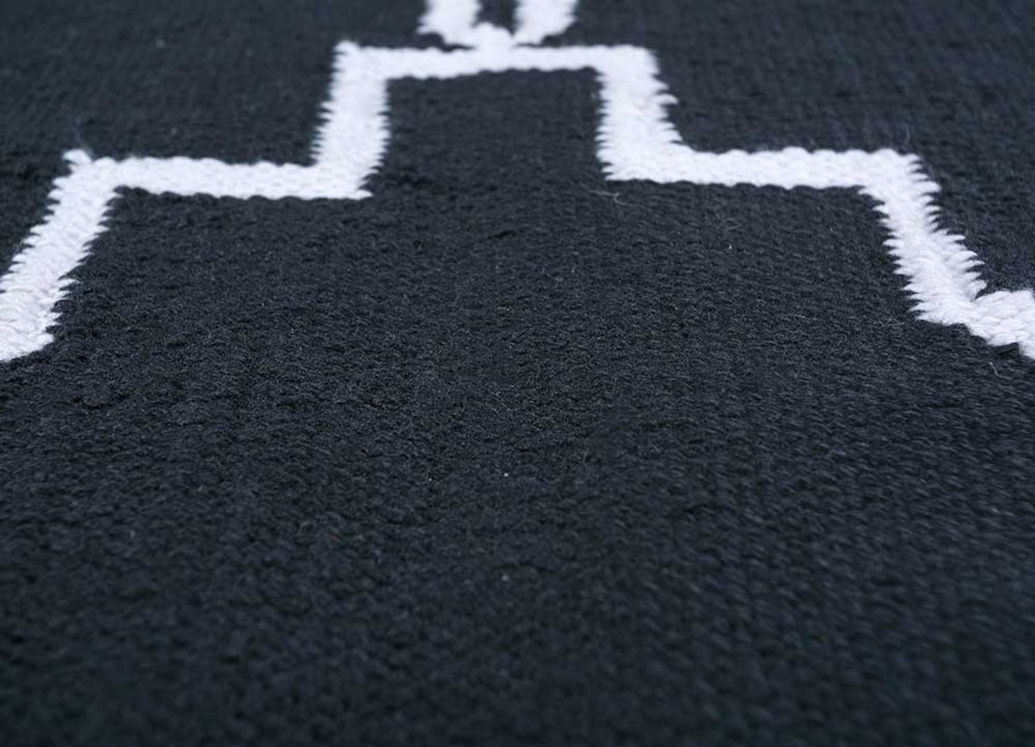 Tapis en laine - 375 x 270 cm - noir et blanc