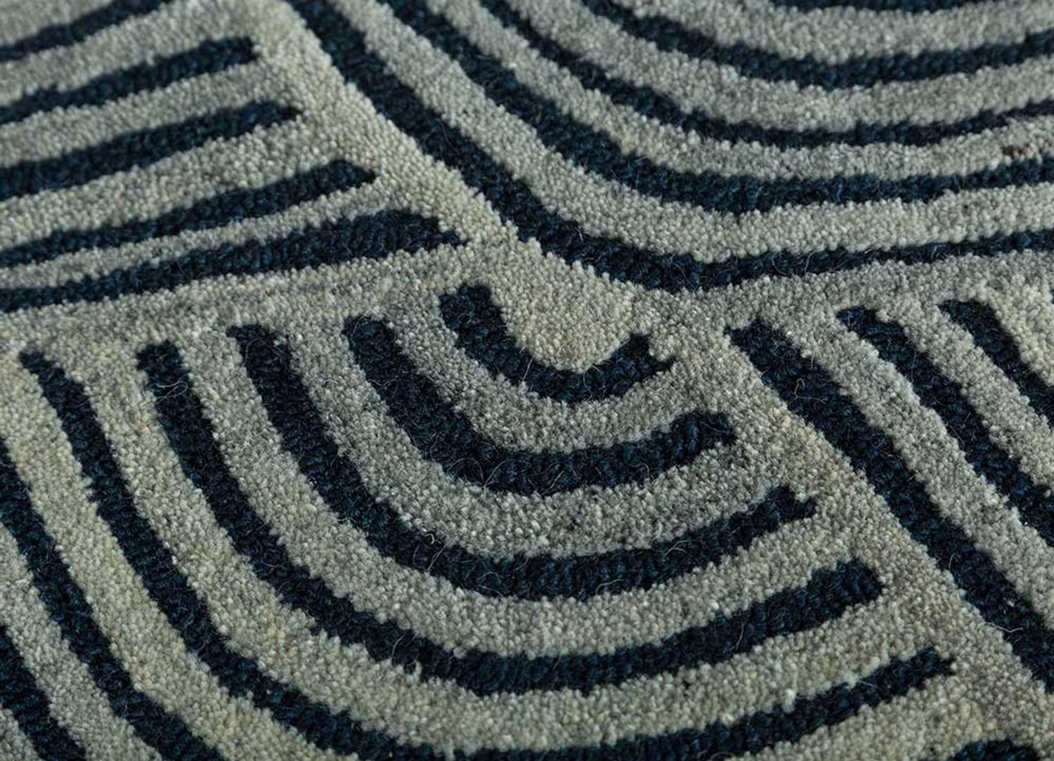 DP02-RUG1147682-240x150