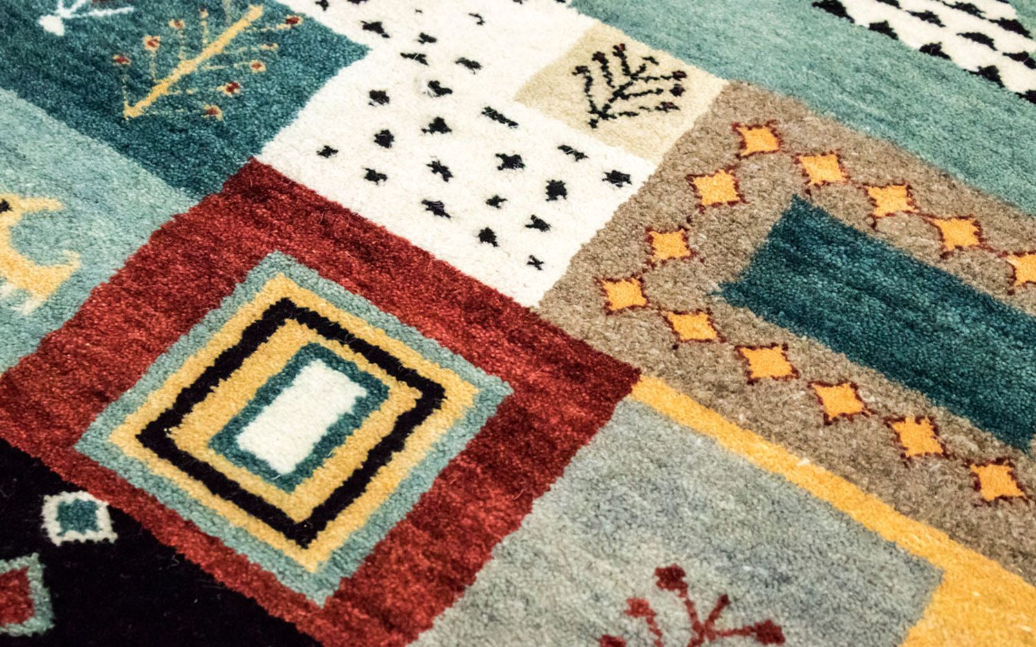 Tapis Gabbeh - Loribaft Persan - 198 x 150 cm - colorée