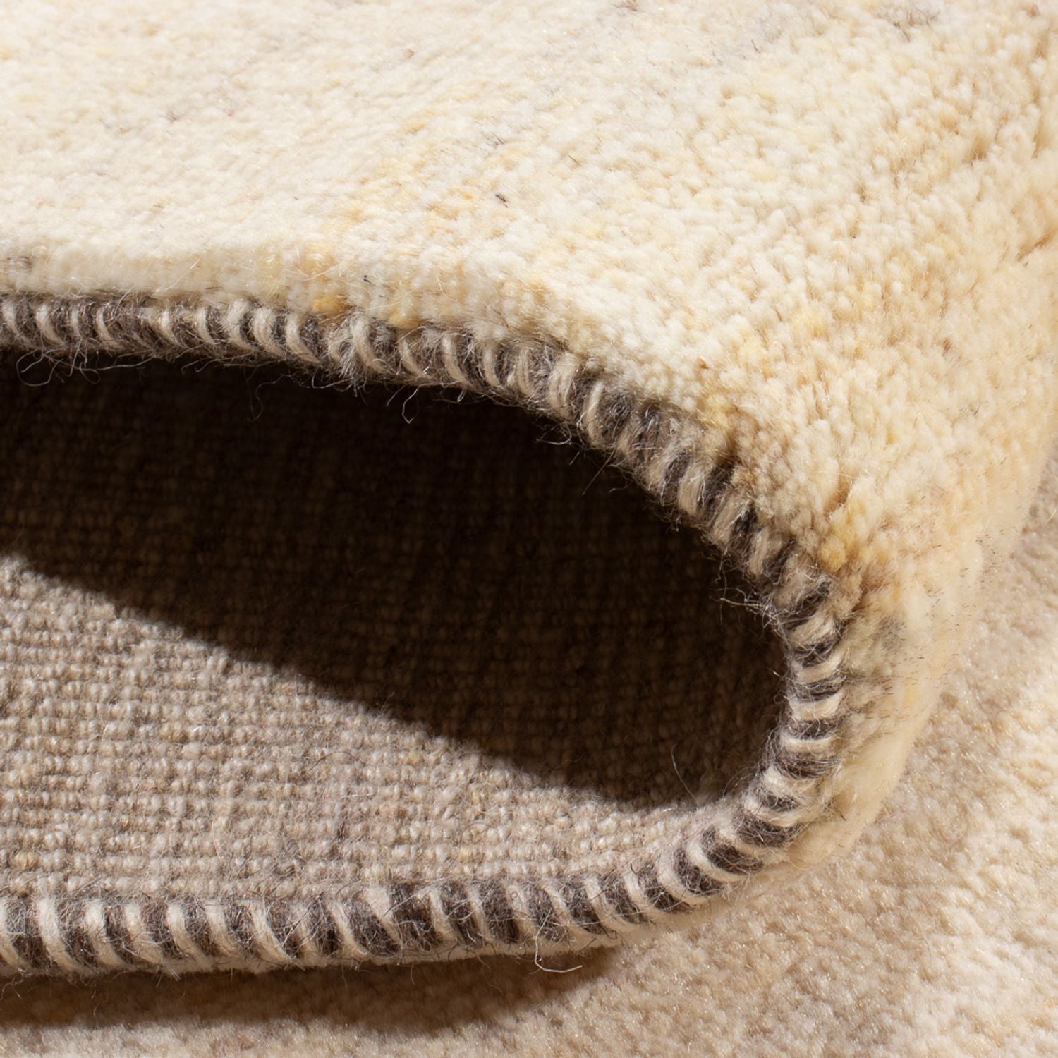 Tapis Gabbeh - Persan - 244 x 181 cm - blanc
