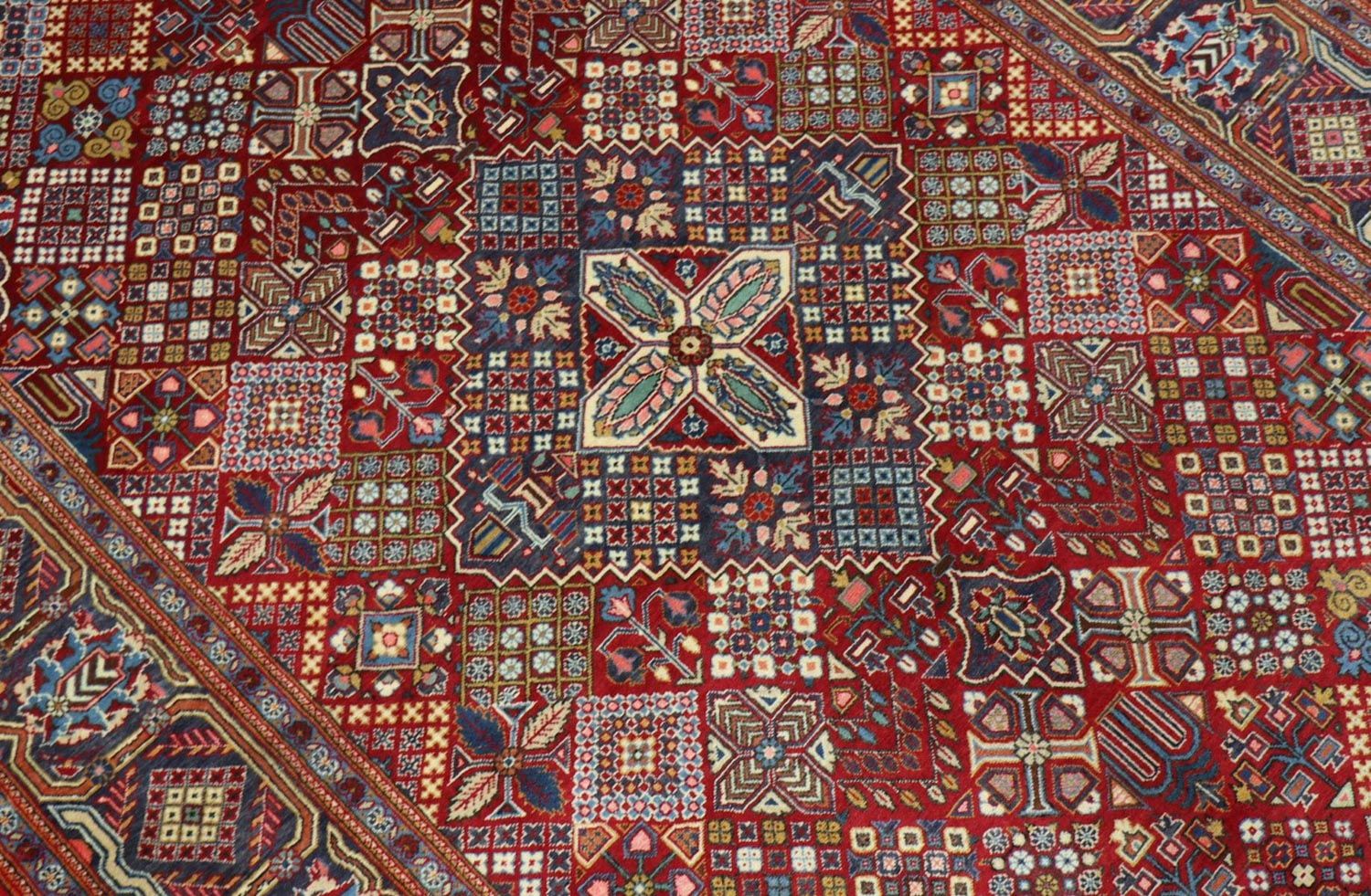 Tapis persan - Keshan - 220 x 140 cm - rouge foncé